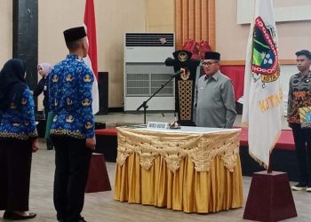 Wali Kota Gorontalo, Marten Taha, melantik PNS jabatan fungsional bidang kesehatan di Lingkungan Pemkot Gorontalo, Jumat (24/3/2023)