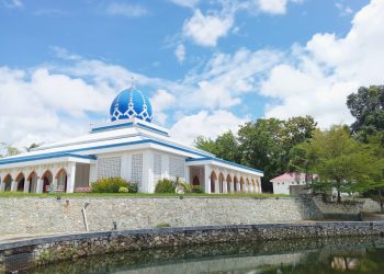 Tampak tampilan depan Masjid Baitul Haq Islamic Center Bone Bolango. (Foto Fauzi/Magang Diskominfo)