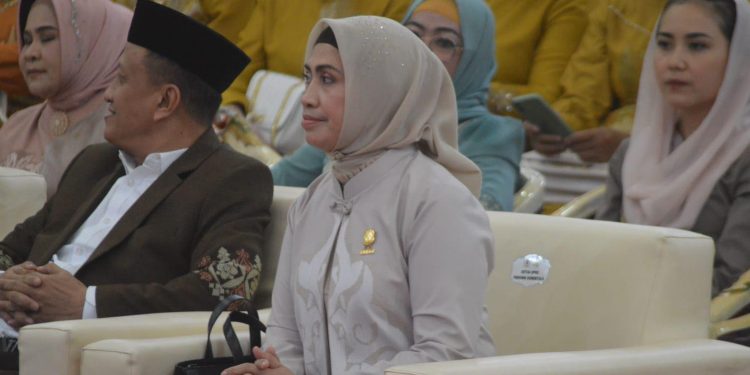 Aleg Deprov Gorontalo, Meyke Camaru, menghadiri Rapat Paripurna DPRD Kota Gorontalo memeringati HUT ke-50 Kota Gorontalo, Ahad (19/3/2023). (Putra/gopos)