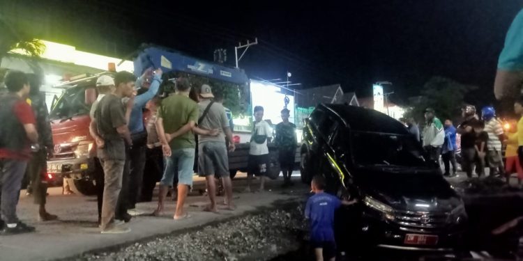 Mobnas Terperosok di Saluran Depan Indomaret HI Kota Gorontalo