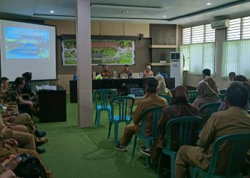 Bupati Gorontalo Menghadiri Persiapan Agenda World Coconut Day 2023 Dikabupaten Gorontalo serta Pembentukan Panitianya Di Ruang Mopomulo Dinas Pertanian Kabupaten Gorontalo Selasa (7/3/2023) (Foto: Humas)