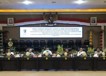 Rapat Kerja Komisi A DPRD Kota Gorontalo bersama Dinas Sosial dan Pemberdayaan Masyarakat Kota Gorontalo 2023, Senin (6/3/2023).(Humas Dekot Gorontalo)