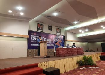 Bupati Hamim Pou saat memberikan sambutan sekaligus membuka Musyawarah Kabupaten Korpri Bone Bolango Tahun 2023 di Hotel Citimall Gorontalo, Senin (6/3/2023) yang juga turut dihadiri oleh Wakil Bupati, Merlan S. Uloli. (Foto Amalia/Diskominfo)