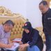 Wakil Bupati Gorontalo, Hendra Hemeto saat melakukan penandatanganan Coklit di rumah Dinas wakil bupati Kamis (02/03/2023) (Foto: Humas)