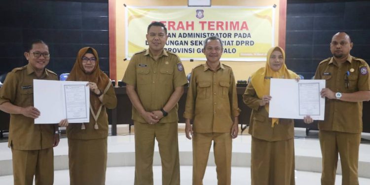 Serah terima jabatan pejabat struktural di Lingkungan Sekretariat DPRD Provinsi Gorontalo, Selasa (14/3/2023) (istimewa)