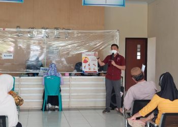 Anggota PAPDI saat menyelenggarakan penyuluhan mengenai penyakit TBC (istimewa)