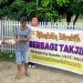 Jajaran sekretariat dewan Provinsi Gorontalo membagikan takjil ramadan kepada masyarakat, Rabu (29/3/2023) (istimewa)
