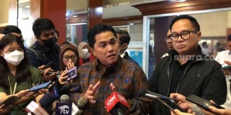 Menteri BUMN Erick Thohir, Senin (13/2/2023). (Suara.com/Bagaskara)