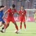 Penyerang Timnas Indonesia U-22, Ramadhan Sananta (tengah) tampil dalam laga Grup A SEA Games 2023 Kamboja kontra Filipina yang dimainkan di Stadion Nasional, Phnom Penh, Kamboja, Sabtu (29/4/2023). (ANTARA/HO/PSSI)