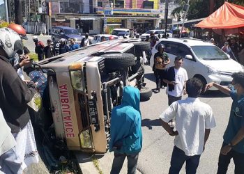 Ambulans Terbalik di JDS Gorontalo