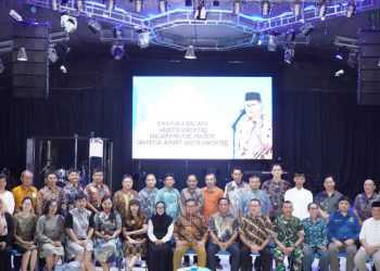 Wali Kota Gorontalo, Marten Taha, melaksanakan buka puasa bersama dengan pastor dan pendeta di Kota Gorontalo, Selasa (18/4/2023). (Humas Pemkot Gorontalo)