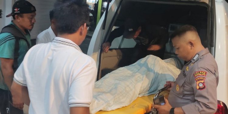 EH (50) seorang pria yang mendadak pingsan di Terminal Dungingi, lalu meninggal dunia. (Foto: Istimewa)