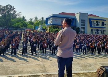 Tahap pemeriksaan administrasi awal para calon siswa yang mendaftar di jalur Akpol, bintara dan tamtama di Polda Gorontalo. (F. Humas Polda)