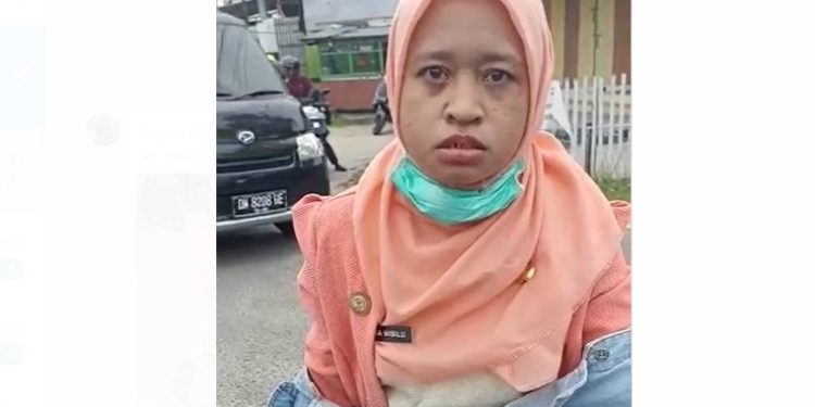 Cuplikan aksi oknum PNS yang naik pitam saat akan menorobos  penjagaan pengamanan wapres