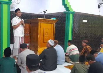 Adnan Entengo saat melaksanakan Safari Ramadan di Mesjid Al-Mawaddah, Kelurahan Hutu'o, Kecamatan Limboto, Kabupaten Gorontalo, Kamis (/6/4/2023). (istimewa)
