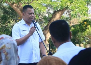 Sekwan Deprov Gorontalo, Sudarman Samad saat memimpin apel, Rabu (26/4/2023) (engki/hms)