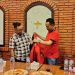 Ketua Dewan Pimpianan Wilayah Partai Berkarya Gorontalo Fadryanto Nusa saat dipakaikan Jaket sebagai Atribut Partai Solidaritas Indonesia (PSI) oleh Ketua Dewan Pertimbangan PSI Badarudin Andi Picunang, di Rumah Makan Mawar Saron Kota Gorontalo, Rabu (05/4/2023). (foto.istimewa)