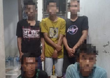 Lima pemuda terduga pelaku pencurian sapi yang diringkus jajaran Polres Gorontalo Kota. (F. istimewa)