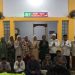 Wabup Merlan S. Uloli saat melakukan Salat Tarawih dalam rangka Safari Ramadan di Masjid Al-Misbah, Desa Bongoime, Kecamatan Tilongkabila, Senin (3/4/2023).