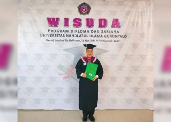 Ketua DPRD Kabupaten Bone Bolango, Halid Tangahu resmi diwisuda Sarjana Hukum di Universitas Nahdatul Ulama Gorontalo di Grand Sumberia Ballroom, Kamis (4/5/2023).