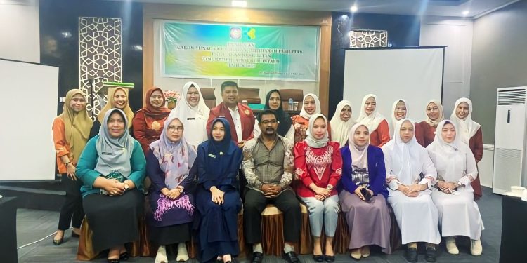 Dinas Kesehatan Provinsi Gorontalo melaksanakan seleksi tenaga kesehatan teladan. Seleksi ini dilaksanakan secara rutin setiap tahunnya oleh Seksi Sumber Daya Manusia Kesehatan Dinas Kesehatan Provinsi Gorontalo di Hotel Elmadinah Kota Gorontalo, Kamis (04/05/2023).