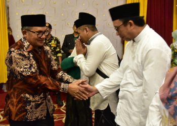 Wali Kota Gorontalo, Marten Taha mengahdiri Pelantikan Pengurus Wilayah NU Provinsi Gorontalo periode 2022-2027 di Hotel Grand Q, Kamis (4/5/2023). (Foto: Humas)