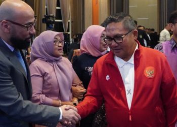 Walikota Gorontalo, Marten Taha mengajak masyarakat untuk ikut mensupport pelaksanaan Asian Mini Football Championship (AMFC) 2023 saat ia melaksanakan kegiatan Drawing Asian Mini Football Championship 2023,Sabtu (6/05/2023). (Foto: Humas)