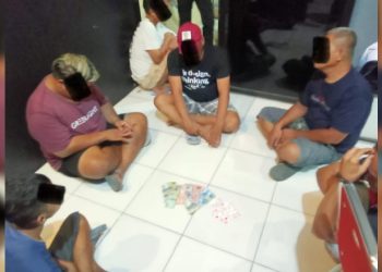 7 orang pelaku judi kartu domino,masing-masing AM (35), DS (35), IL (52), ZP (36), RP (23), M (45) dan SA (26).