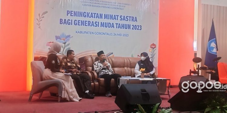 Anggota Komisi X DPR-RI, El Nino M Husain Mohi bersama Kemendikbud Ristek gairahkan minat sastra generasi muda di Gorontalo.