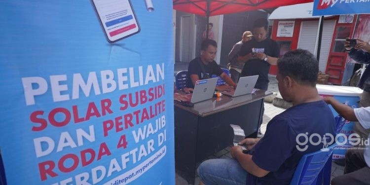 Mulai hari ini, Kamis (25/5/2023), telah diberlakukan skema full QR di mana setiap transaksi pembelian BBM subsidi wajib menunjukkan QR Code. Jika tidak ada maka tidak akan dilayani. (F. Pertamina)