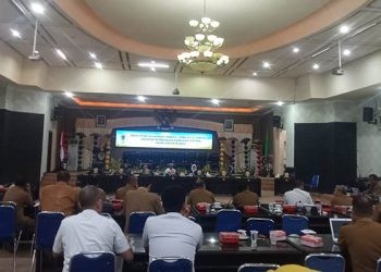 Rapat pansus DPRD Kota Gorontalo, pembahasan ranperda tentang pajak dan Retribusi daerah, Senin (29/5/2023). Sari/gopos