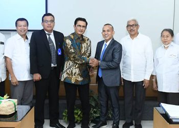 Wakil Ketua Majelis Permusyawaratan Rakyat (MPR) RI, Prof. Dr. Ir. Fadel Muhammad, didaulat menjadi penguji mahasiswa Program Doktor (S3) Pariwisata Universitas Udayana, Ramang H. Demolingo