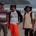 Survei hutan pantai lintas sektor tahun 2013. Dari kiri ke kanan: Yudhicara (KESDM-Badan Geologi), Aditya Hani (KLHK/BRIN), Semeidi Husrin (KKP/BRIN), Joko Prihantono (KKP), dan Aprizon Putra (KKP). ANTARA/HO-Dokumentasi pribadi