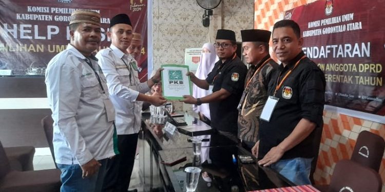 DPC PKB Gorut Daftarkan Bacaleg Ke KPU, Target Peroleh Kursi Di DPRD ...