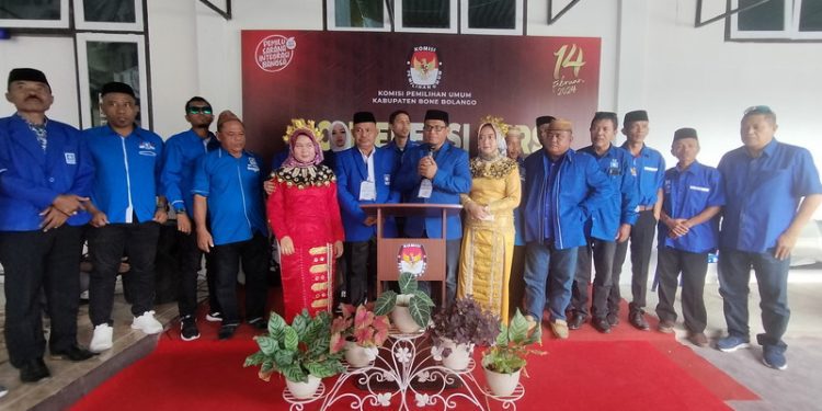 PAN Bone Bolango melaksanakan pendaftaran Bacalon anggota DPRD hari ini tepat di tanggal 12 Mei di KPU Bone Bolango.