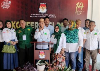 PBB Bone Bolango saat melaksanakan pendaftaran Bacalon anggota DPRD di KPU Bone Bolango, Ahad (14/5/2023).