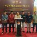 Ketua KPU Pohuwato Rinto W Ali saat memberi keterangan pers soal absennya tiga parpol di Pohuwato, Senin dini hari (15/5/2023)