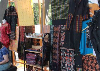 Kerajinan khas UMKM Labuan Bajo yang ditampilkan pada pagelaran KTT ASEAN 42 di Labuan Bajo, Manggarai Barat, Nusa Tenggara Timur (NTT).(Foto: Antara)