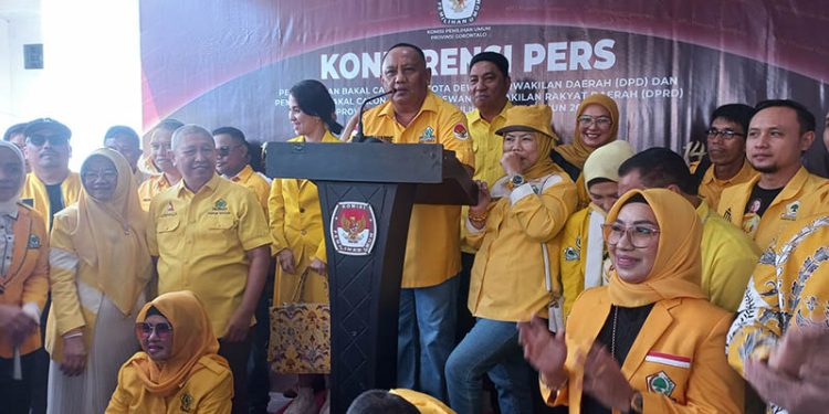 Ketua DPD I Partai Golkar Gorontalo Rusli Habibie