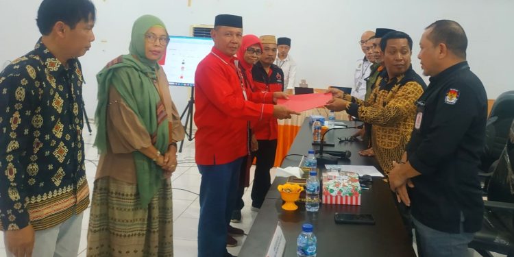 PDI-P Pohuwato resmi mendapatkan Bacaleg pada Pemilu 2024 di KPU Pohuwato, Kamis (11/05/2023). (Yusuf/Gopos)