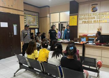 Sedikitnya 20 PSK terjaring dalam operasi penyakit masyarakat dari Polsek Marisa. Dari 20 perempuan itu, tujuh orang di antaranya masih di bawah umur. (F. istimewa)