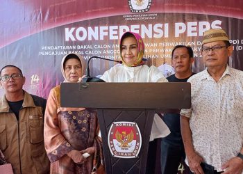 Rahmijati Jahja mendaftar calon anggota DPD