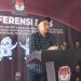 Bakal calon anggota DPD, Ronal Bidjuni, menyampaikan keterangan pers usai mendaftar sebagai bakal calon anggota DPD di KPU Provinsi Gorontalo, Rabu (10/5/2023).(hasan/gopos)