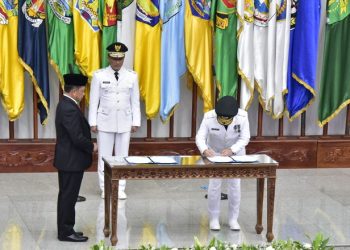 Ismail Pakaya resmi dilantik sebagai Penjabat Gubernur (Penjagub) Gorontalo Periode 2023 - 2024 oleh Menteri Dalam Negeri (Mendagri) Tito Karnavian, Jumat (12/5/2023) di Gedung Sasana Bhakti Praja.