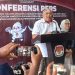 Mantan Wakil Bupati Gorontalo, Tonny Junus,  melakukan konferensi pers usai mendaftar di KPU Provinsi Gorontalo sebagai bakal calon anggota DPD, Senin (8/5/2023).(hasan/gopos)