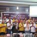 Hanura Kabupaten Gorontalo berpose bersama jajaran KPU Kabupaten Gorontalo saat menyerahkan berkas bakal calon DPRD Kabupaten Gorontalo, Ahad (14/5/2023) (muhajir/gopos)