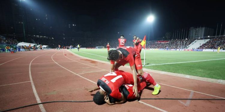 Pemain Timnas Indonesia melakukan selebrasi sujud syukur di partai Final Sea Games 2023 melawan Thailand (dok. pssi)