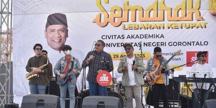 Semarak perayaan lebaran ketupat yang diselenggarakan oleh UNG di Desa Hutabohu, Kecamata Limboto Barat, Kabupaten Gorontalo, Sabtu (29/4/2023) (Dok. UNG)