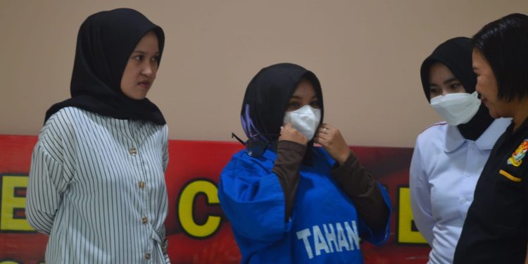 Tante Ika, Tersangka Kasus Penculikan Anak. (F. Putra/Gopos)