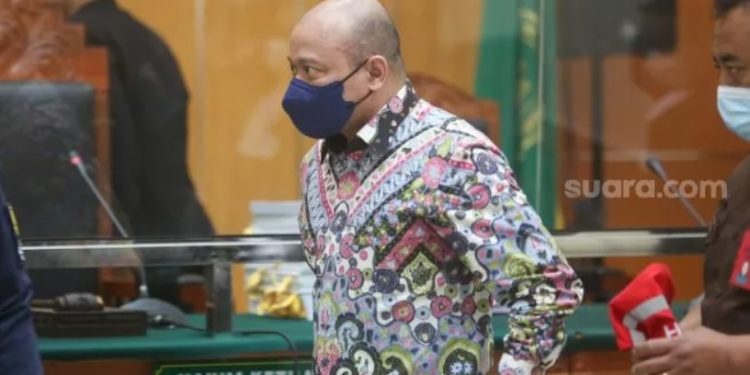 Teddy Minahasa divonis penjara seumur hidup oleh majelis hakim PN Jakarta Barat, Selasa (9/5/2023). (F. Alfian Winanto/suara.com)